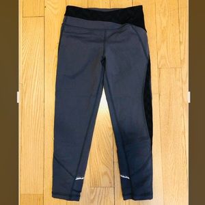 Ivivva Bottoms - π3/$30π IVIVVA Gray Ankle Capri Leggings sz 10 Ivivva Bottoms - π3/$30π IVIVVA Gray Ankle Capri Leggings sz 10
